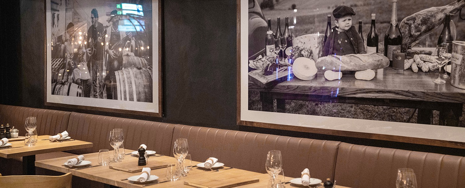 The den of bon vivants