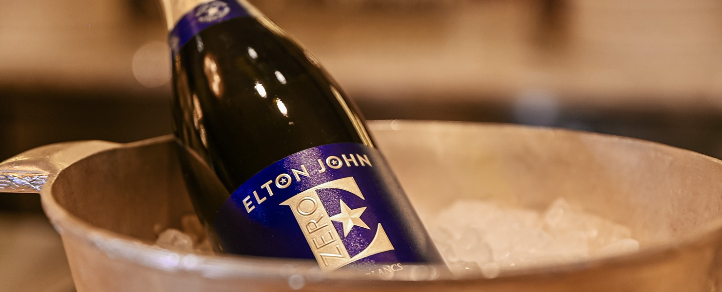 Elton John dévoile un Blanc de Blancs 0% révolutionnaire