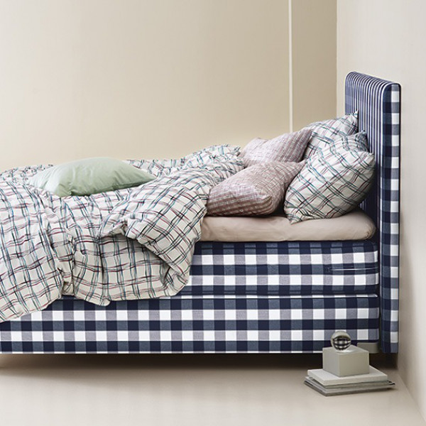Hästens unveils a new bed linen design by Lars Nilsson