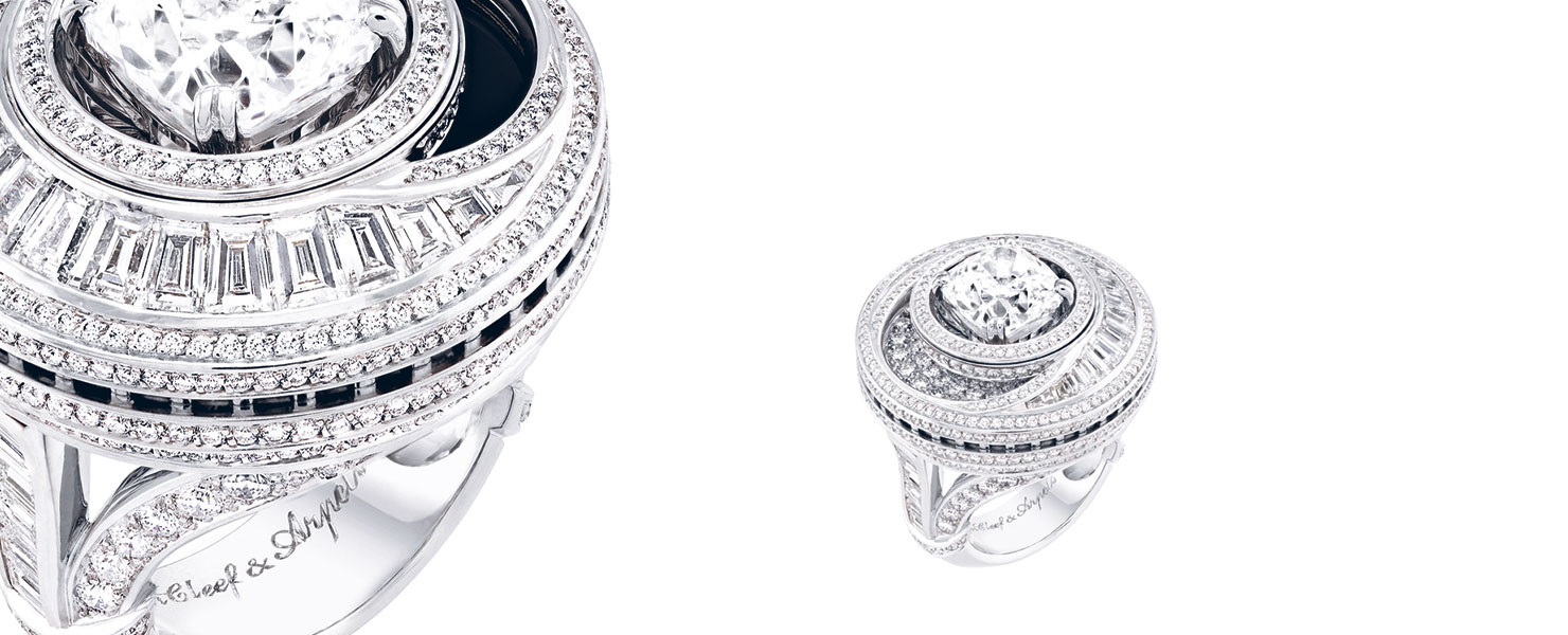 Moon ring, The Secret collection
