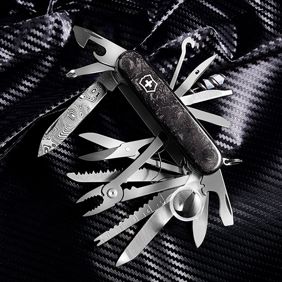 VICTORINOX auctions a collector's item assembled by the CEO