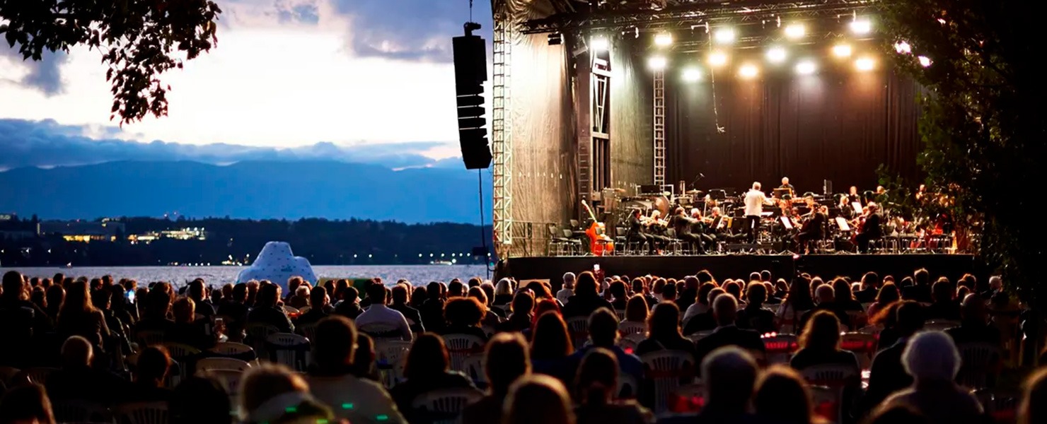 The Orchestra goes to the beach!